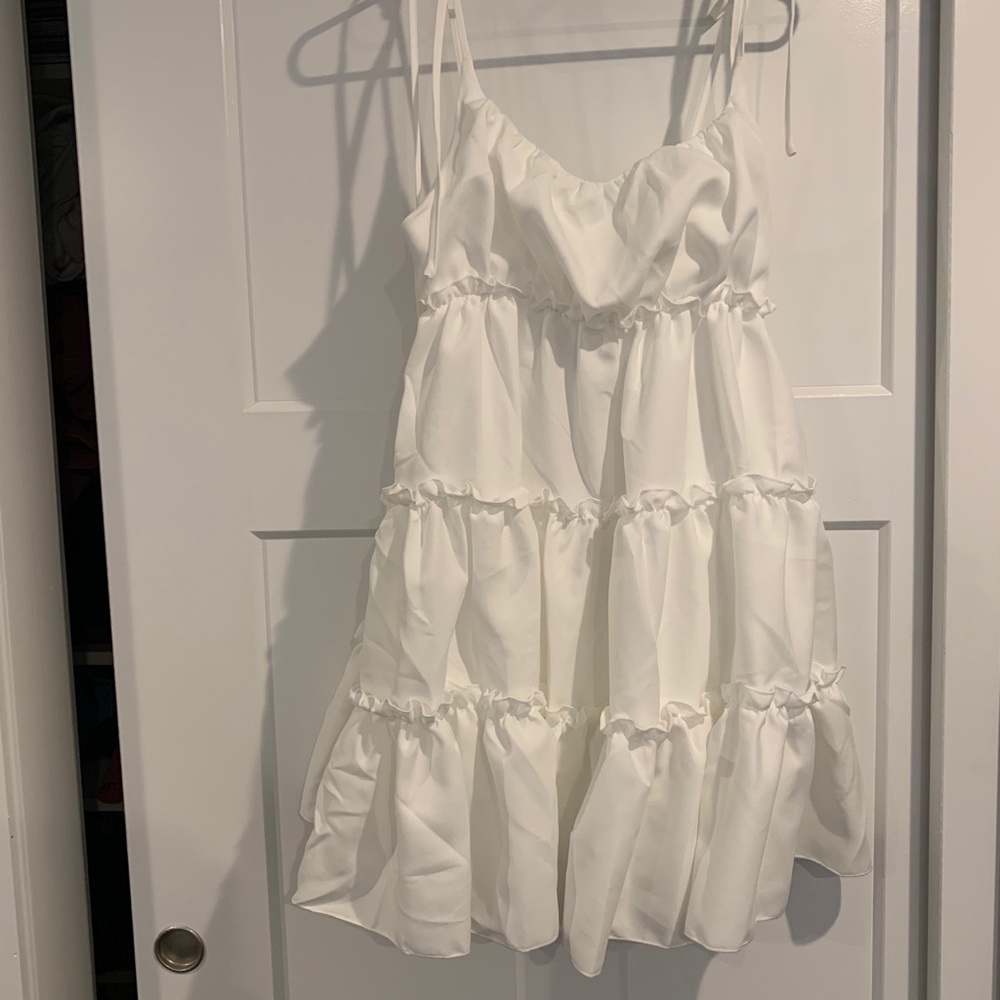 Blush mark white ruffle dress